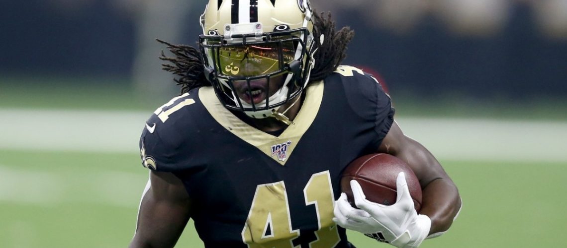 kamara-runs-on-texans